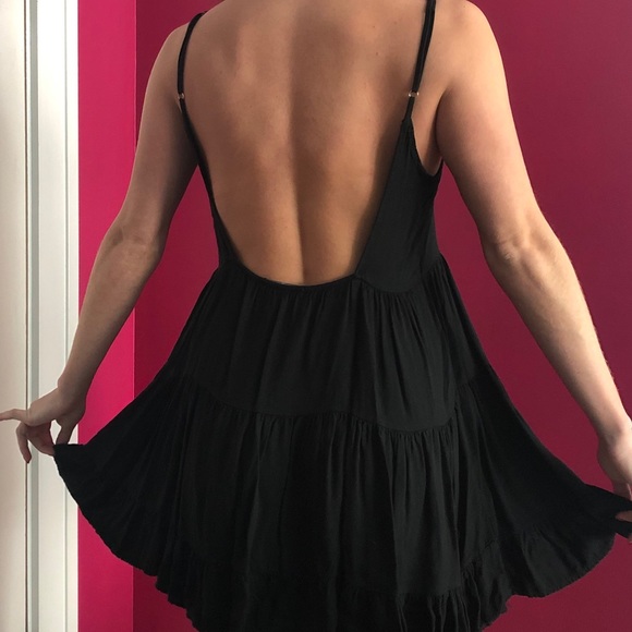Flowy low back dress from Brandy Melville - Picture 3 of 8